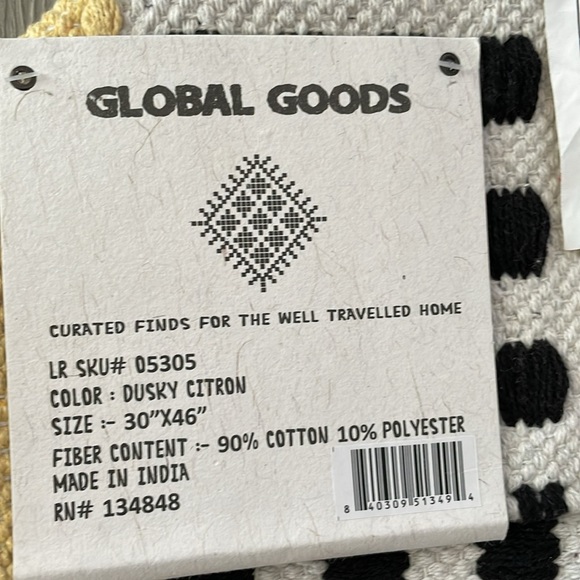 NWT-Accent Rug - Picture 4 of 7